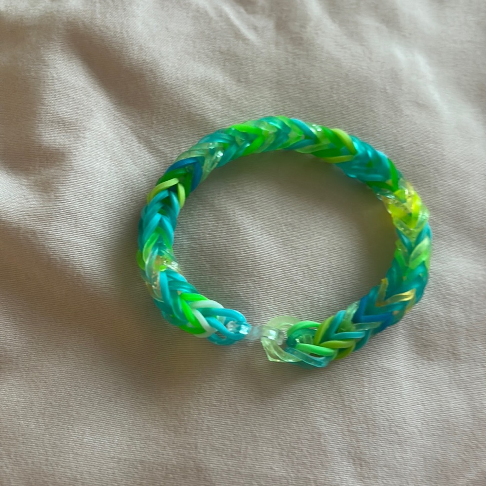 Cute rainbow loom bracelet